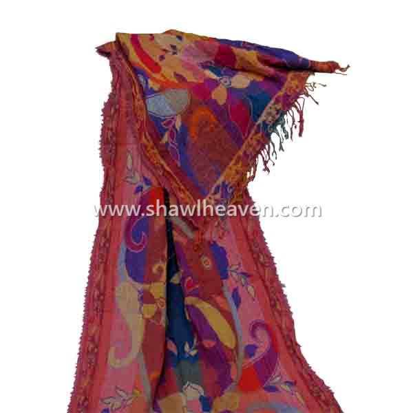 Flower pattern shawl in boiled merino wool